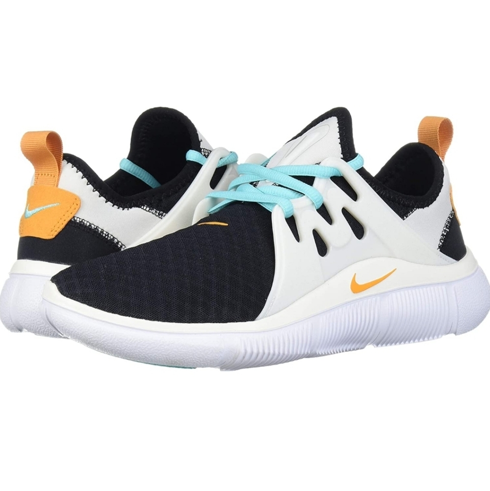 Nike Women's Acalme Sneaker